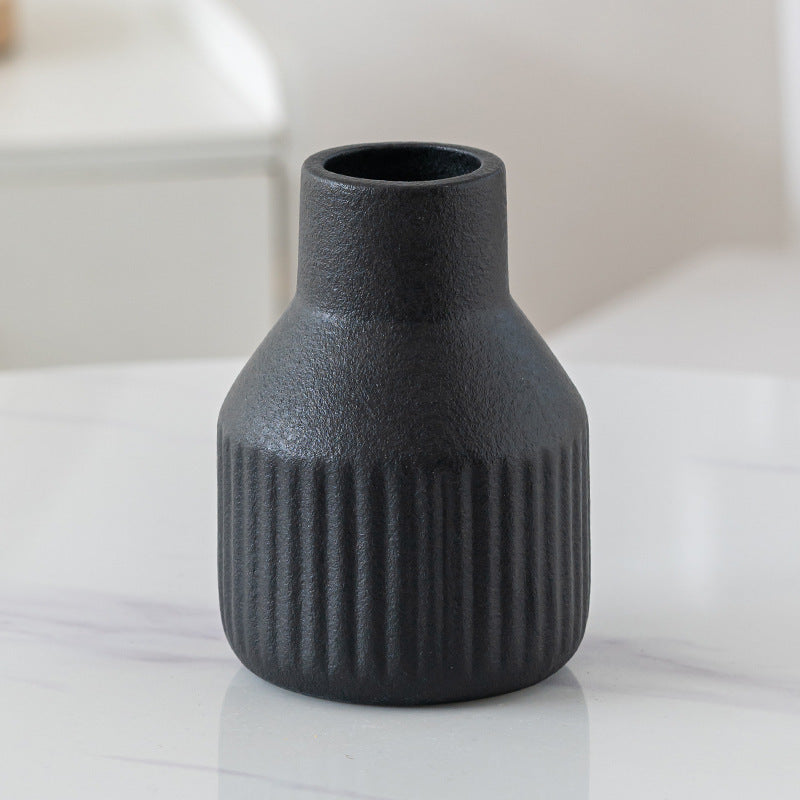Simple Ceramic Vase Decoration