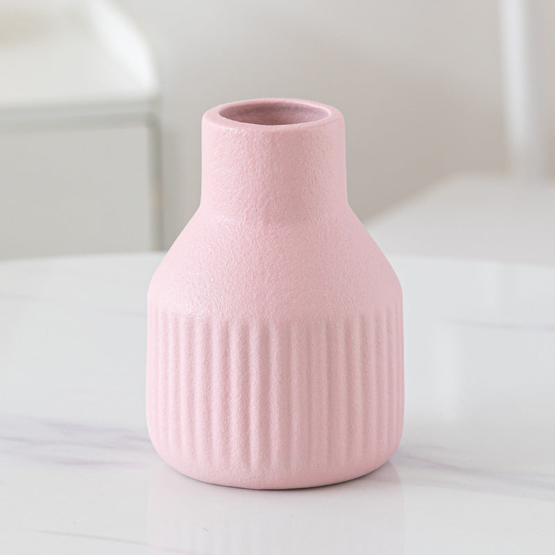 Simple Ceramic Vase Decoration