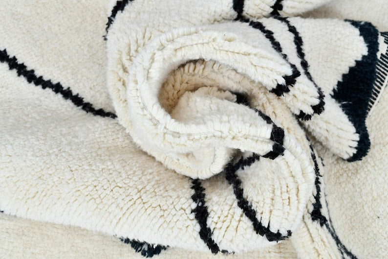 White mrirt carpet| soft wool |customize your size| moroccan rug