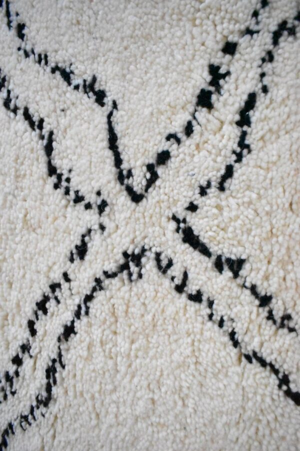 Berbère Rug Timeless Elegance Unique from the High Atlas | 150 cm x 250 cm | White - Image 6