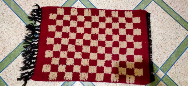 Moroccan Azilal Rug – Absolutely Unique from the High Atlas 3.3ftx2.6ft | 80 cm x 100 cm  | White and red - Image 2