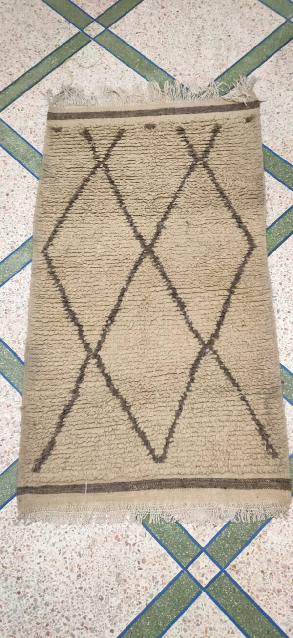 Moroccan Azilal Rug – Absolutely Unique from the High Atlas 3.3ftx5ft | 150 cm x 100 cm  | White - Image 3