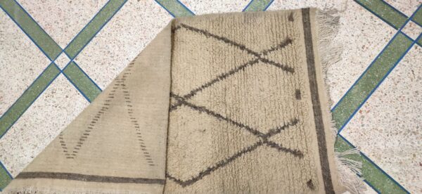 Moroccan Azilal Rug – Absolutely Unique from the High Atlas 3.3ftx5ft | 150 cm x 100 cm  | White - Image 2