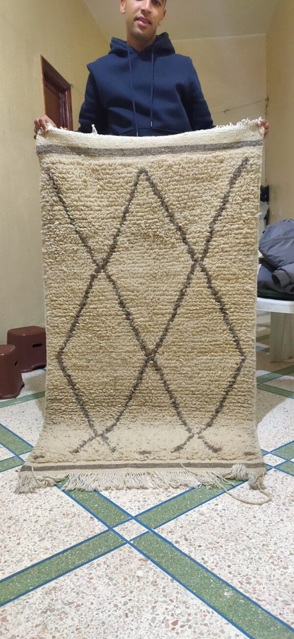 Moroccan Azilal Rug – Absolutely Unique from the High Atlas 3.3ftx5ft | 150 cm x 100 cm  | White - Image 7